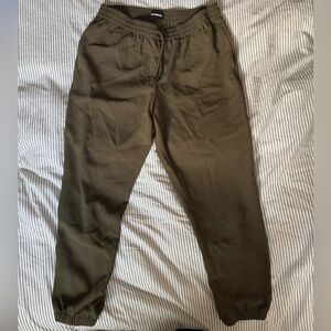 Express Women’s Olive Joggers Pants, EUC! Size Medium